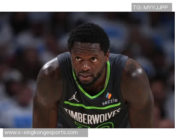 兰德尔半场表现稳定11投6中贡献14分4篮板1助攻1抢断