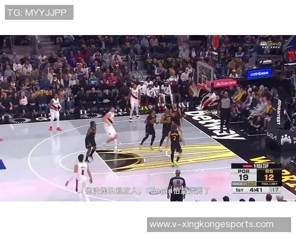 波杰姆在30分钟内多次砍下20分5篮板5助攻并命中5个三分追平库里勇士队史第二人